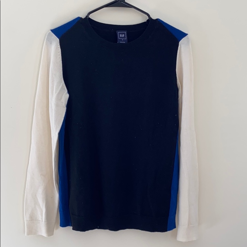 Gap Black, White/Cream and Blue Sweater
